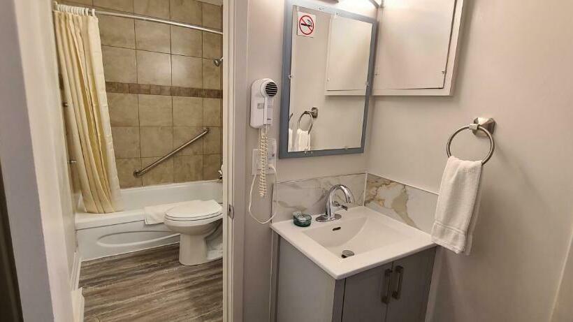 Номер Стандарт 2 Двуспальные Кровати, Maple Leaf Motel