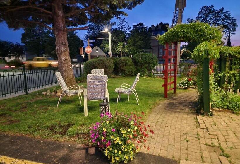 Номер Стандарт 2 Двуспальные Кровати, Maple Leaf Motel