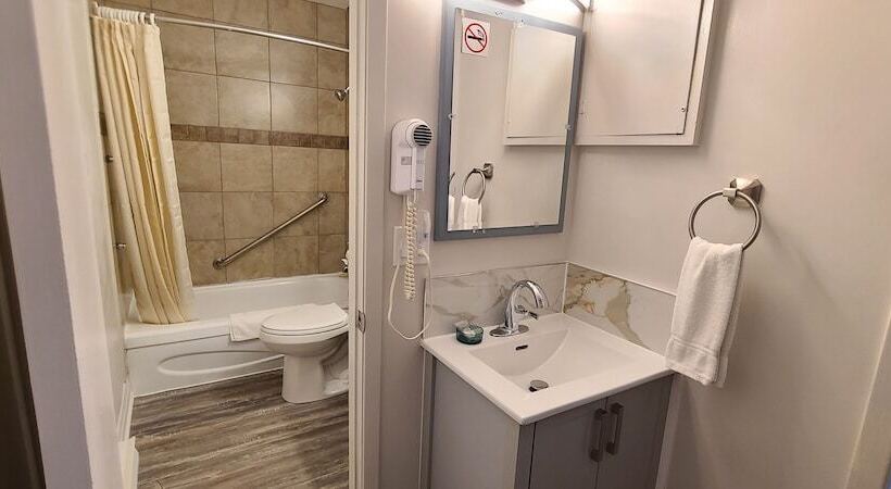 Номер Стандарт 2 Двуспальные Кровати, Maple Leaf Motel