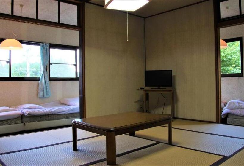 家庭间, Lodge Oakland