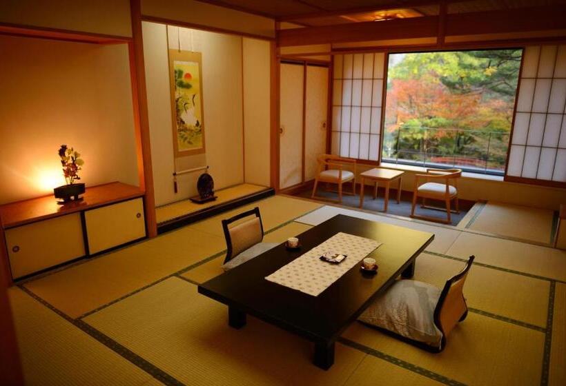 Четырехместный Номер Superior, Sansuiso Tsuchiyu Spa