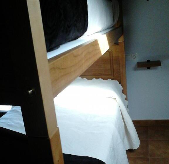 اتاق استاندارد چهارنفره با چشم‌انداز باغ, Albergue Camino Norte   Hostel
