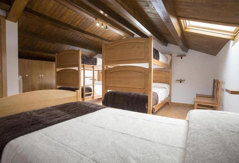 اتاق استاندارد چهارنفره با چشم‌انداز باغ, Albergue Camino Norte   Hostel