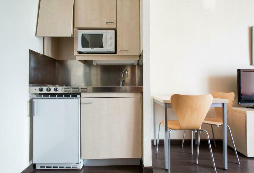 컴포트 스튜디오, Residencia Universitaria Giner De Los Ríos