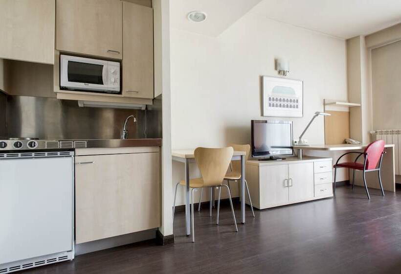 컴포트 스튜디오, Residencia Universitaria Giner De Los Ríos