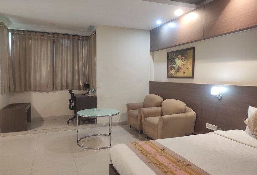 行政房间, Dibrugarh Club House