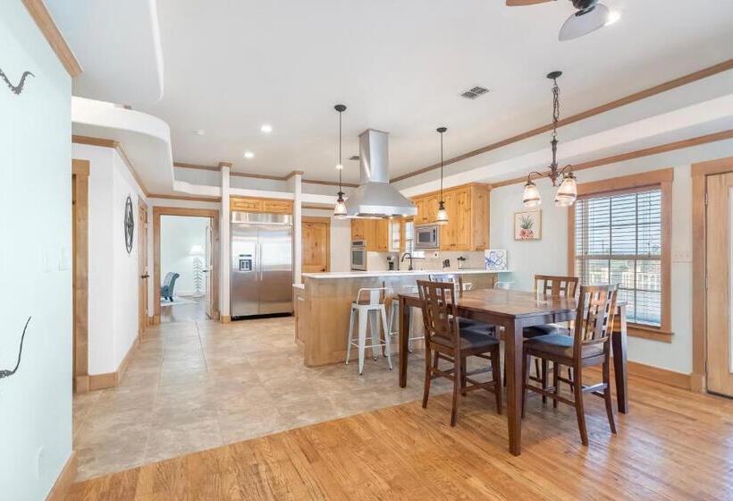 آپارتمان 2 خوابه, Tropic Island Resort