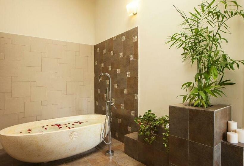 小室, Old Kent Estates & Spa, Coorg
