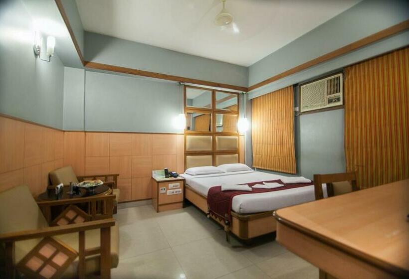 Номер Deluxe, Sree Bharani Hotels