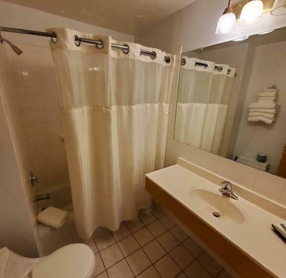 Номер Стандарт, Three Forks Lewis & Clark Motel