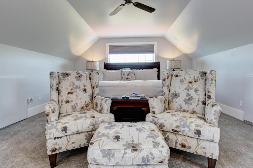 스위트 킹사이즈 침대, Anchorage Inn B&b