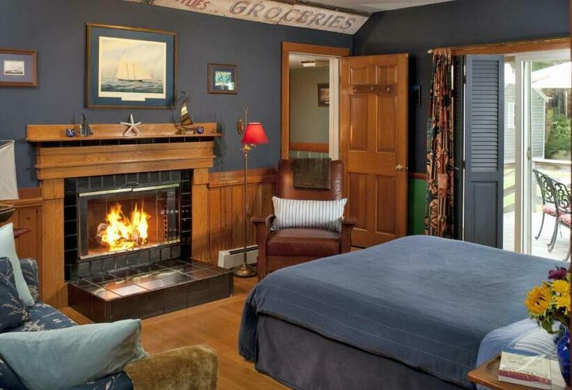 Номер Стандарт, Abbey's Lantern Hill Inn