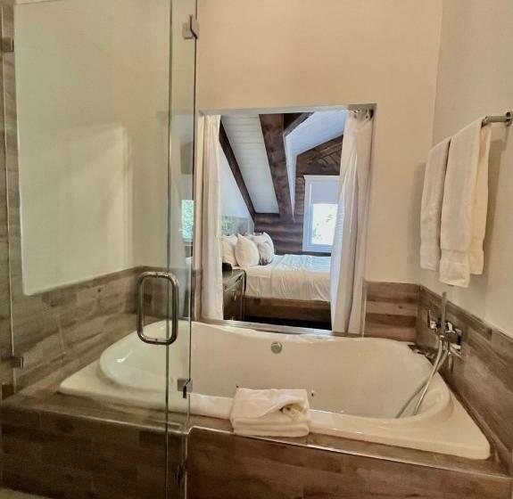 Люкс Кровать Кинг, Alaskan Inn