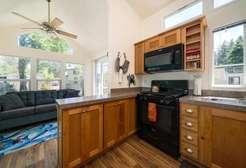 Хижина Superior, Sheltered Nook On Tillamook Bay