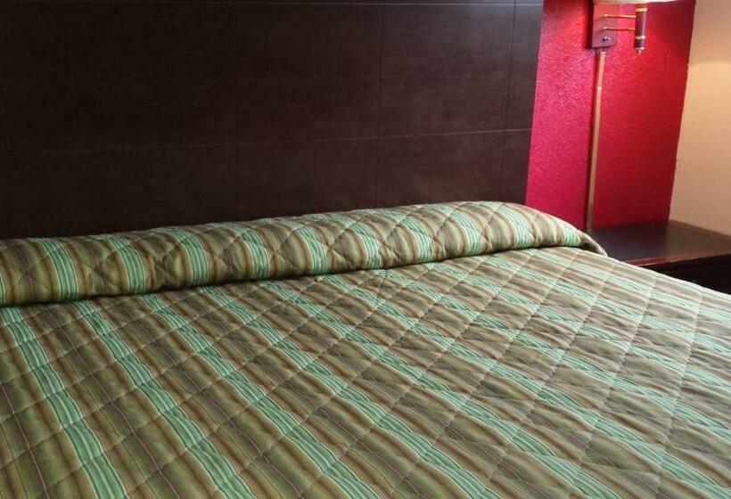 스탠다드 룸 킹사이즈 침대, Hallmark Motel