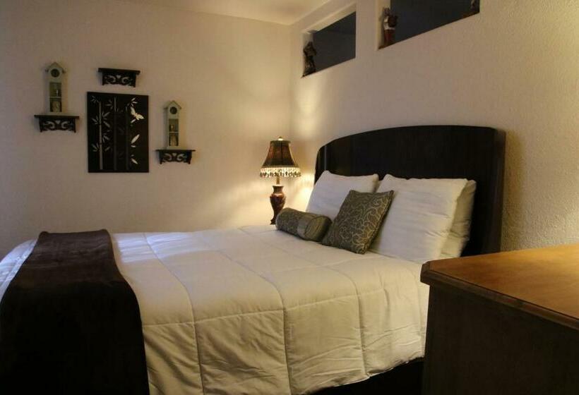 Люкс Вид на Бассейн, My Place Suites