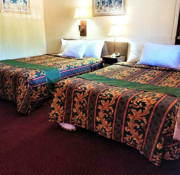 Номер Стандарт, Town House Motor Inn