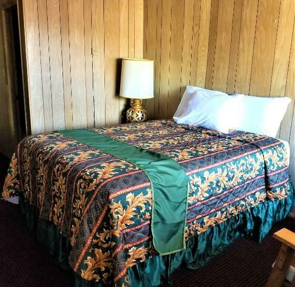 Семейный Номер, Town House Motor Inn