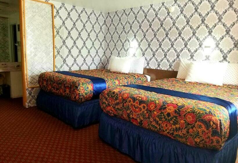 Номер Стандарт, Town House Motor Inn