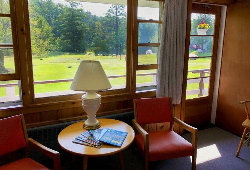 Номер Стандарт, The Lodge At Loon Lake