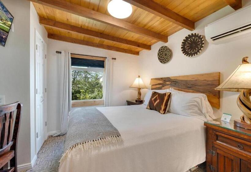 Президентский Люкс, Stone Lizard Lodge