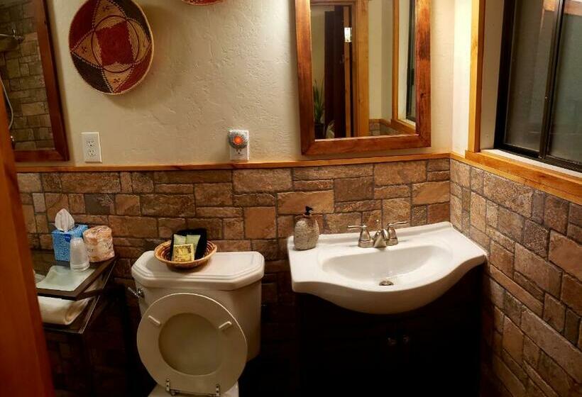 Номер Deluxe, Stone Lizard Lodge