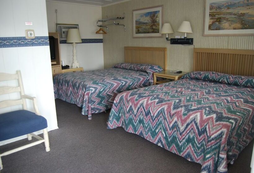 스탠다드 룸 더블 침대 2개, Redwood Motel