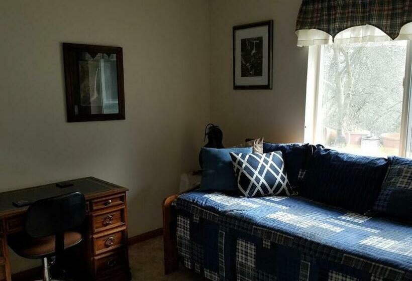 Четырехместный Номер Стандарт, Yosemite Nights B&b