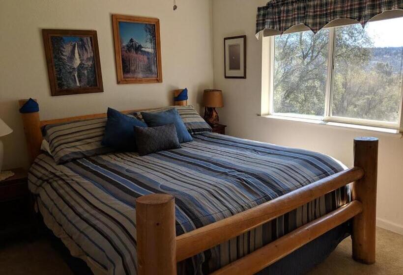 Четырехместный Номер Стандарт, Yosemite Nights B&b