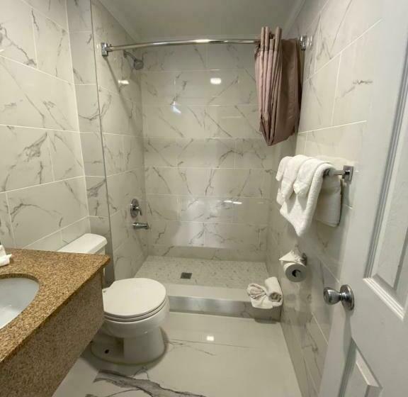 Номер Стандарт, Relax Inn North Babylon
