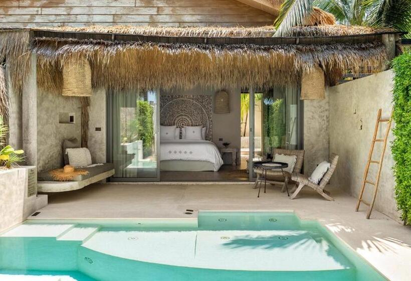 سوییت با استخر, Odyssey   Luxury Beachfront Boutique