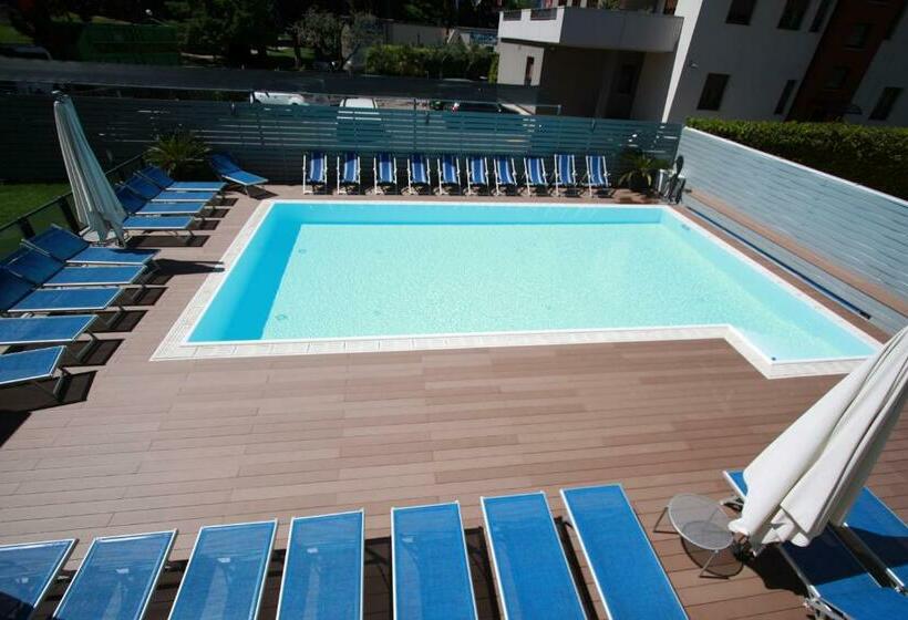 اتاق خانوادگی, Miorelli