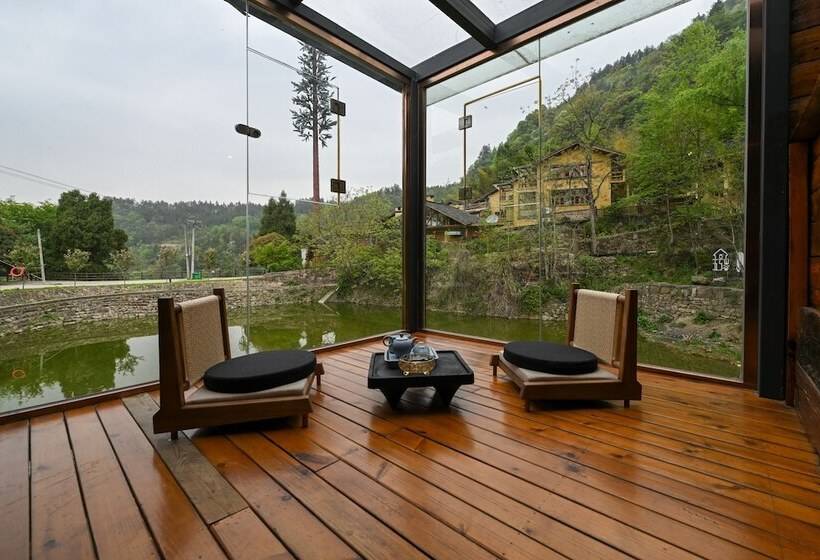家庭套房, No.5 Valley Lodge