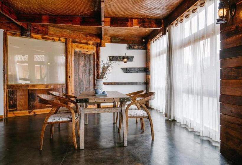 家庭套房, No.5 Valley Lodge