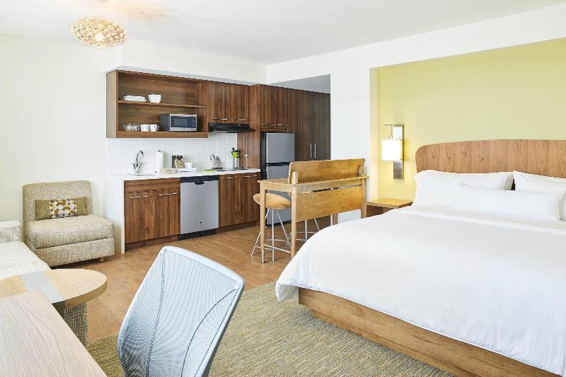 Студио Стандарт Кровать Кинг, Element West Des Moines