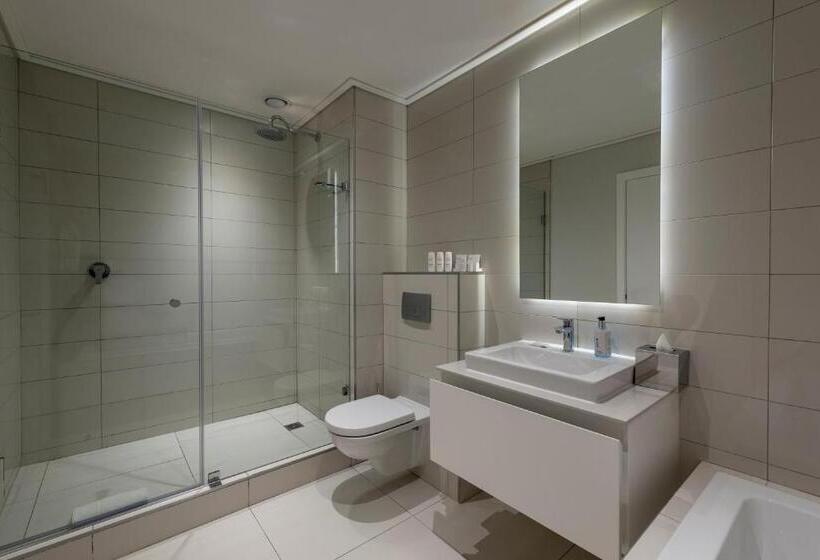 اتاق کلاسیک با تخت دونفره, Pullman Cape Town City Centre