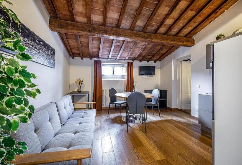 سوئیت پریمیوم, Martelli 6 Suite & Apartments