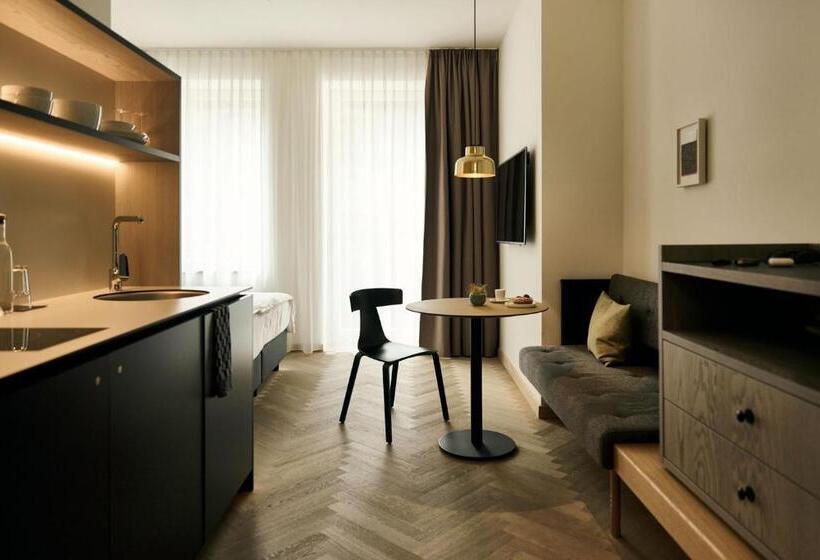 Апартаменты Комфорт 1 Спальня, Melter Hotel & Apartments   A Neighborhood