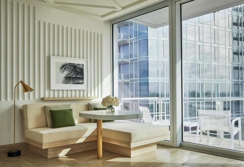 إستوديو قياسى ذو إطلالة, Four Seasons Hotel At The Surf Club