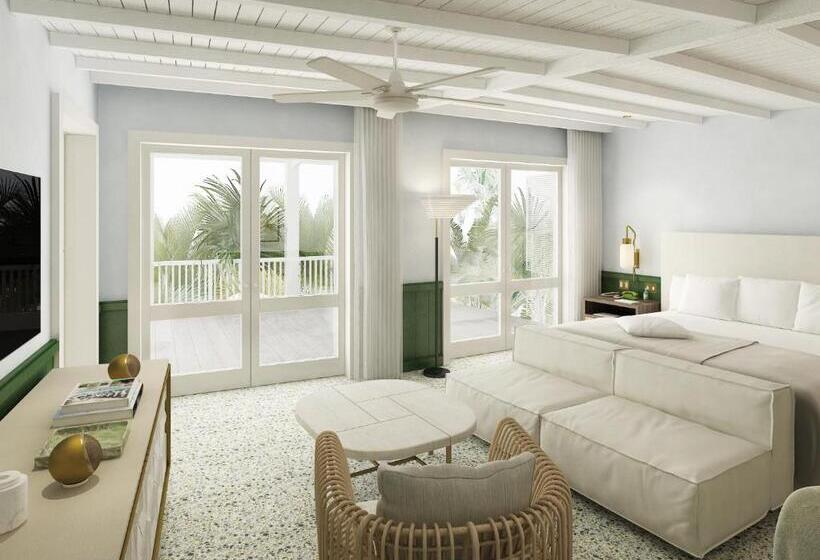 بنجلو قياسى, Four Seasons Hotel At The Surf Club