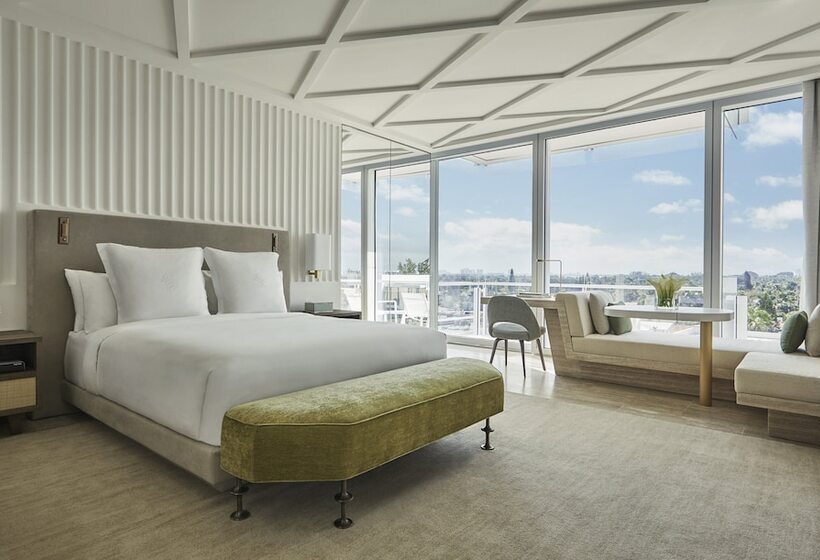 Номер Стандарт Кровать Кинг Адаптированный для Инвалидов, Four Seasons Hotel At The Surf Club