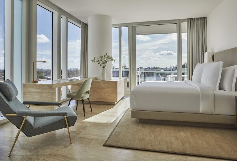 Люкс с Видом, Four Seasons Hotel At The Surf Club