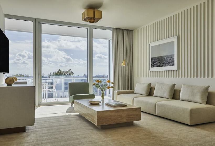 Люкс Адаптированный для Инвалидов, Four Seasons Hotel At The Surf Club