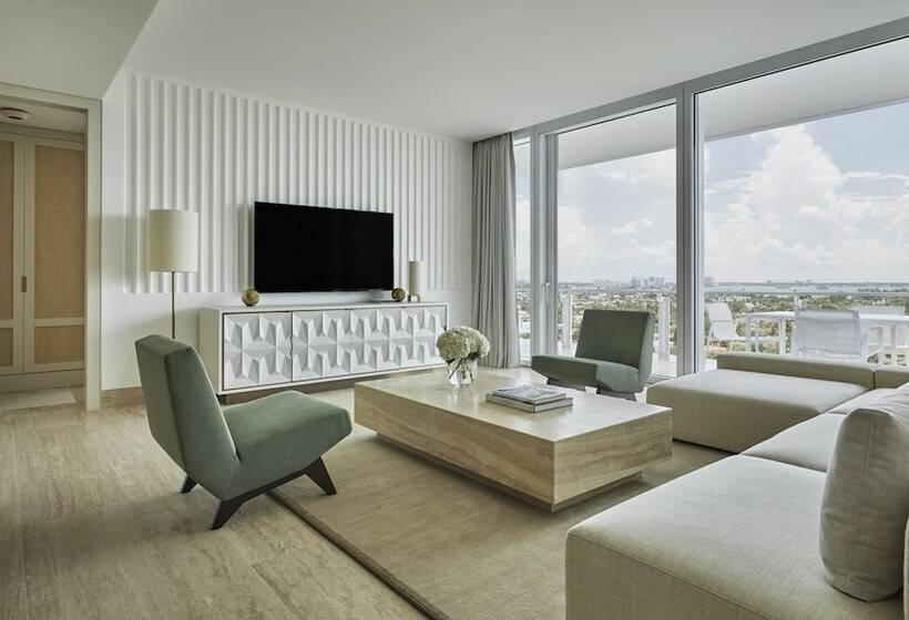 Люкс 2 Спальни, Four Seasons Hotel At The Surf Club