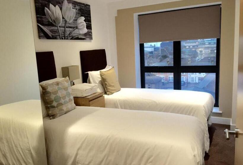 Номер Стандарт, Ilford Tower Apartments
