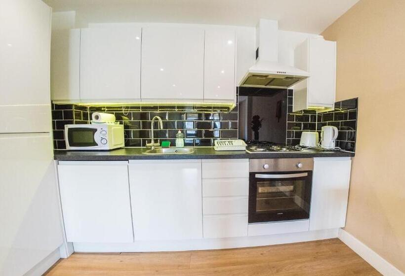 Апартаменты 1 Спальня, Ilford Tower Apartments