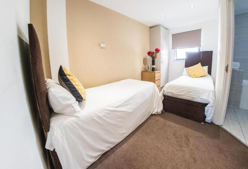 Апартаменты 2 Спальни, Ilford Tower Apartments