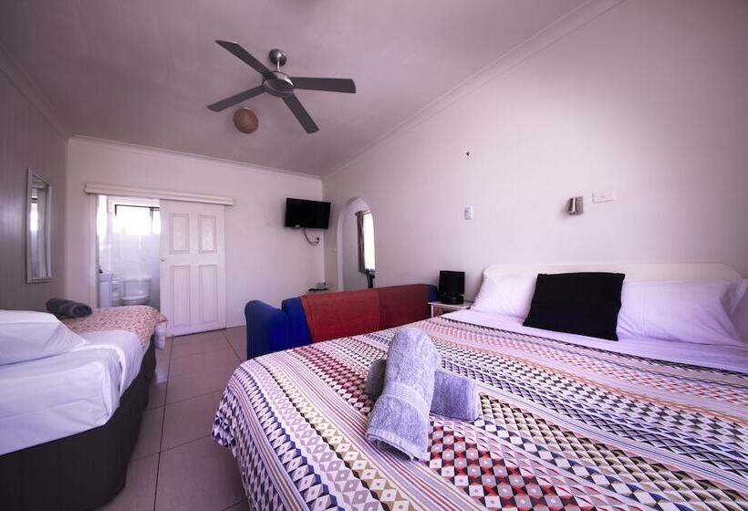 Семейное Студио, Tuncurry Motor Lodge