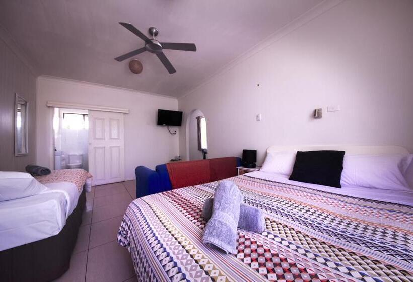 Семейное Студио, Tuncurry Motor Lodge