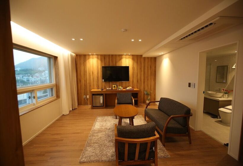 Family Suite, Am Ort